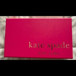Woman’s Kate Spade wallet